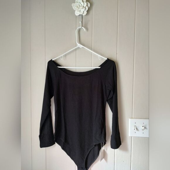 MangoPop Black Long Sleeve Off The Shoulder Scoop Neck Bodysuit NWT Large - Picture 2 of 6